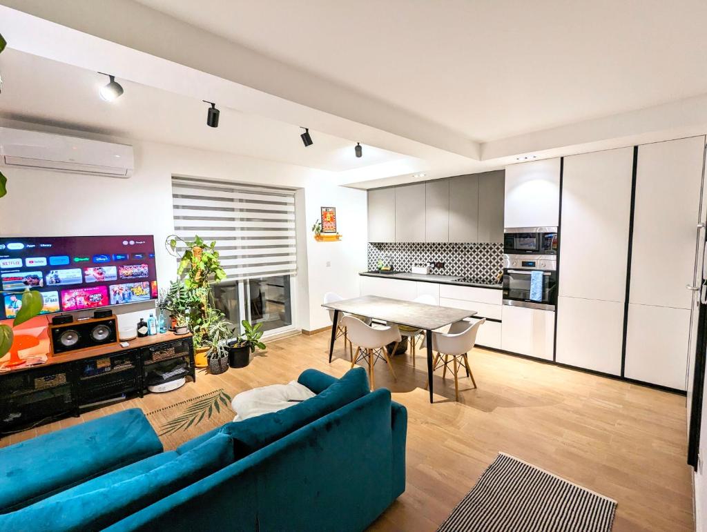 The Green Apartment - Central Malta - 2 Bedrooms, 2 Bathrooms photo 4