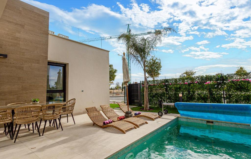 Gorgeous Home In Torre Pacheco With Heated Swimming Pool photo 2