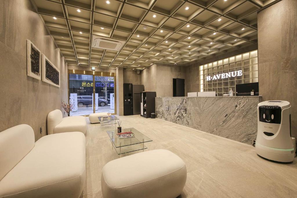 H Avenue Hotel Sangmu Branch photo 1