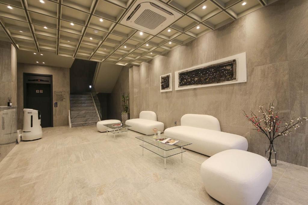 H Avenue Hotel Sangmu Branch photo 2