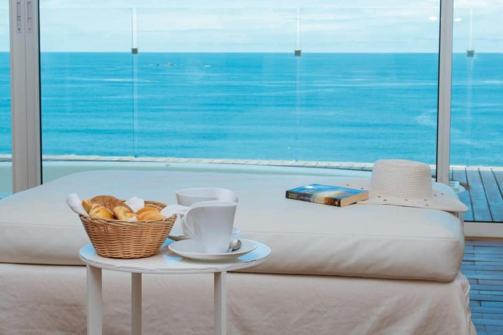 Oceanfront Penthouse, Private Pool, Spa Tub and Gym! photo 4