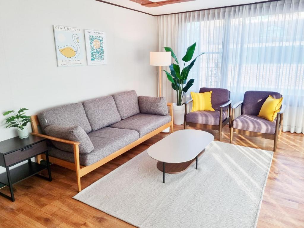 [My Place] max8ppl/3rooms/3Qbeds/Migeum stn/SNUBH