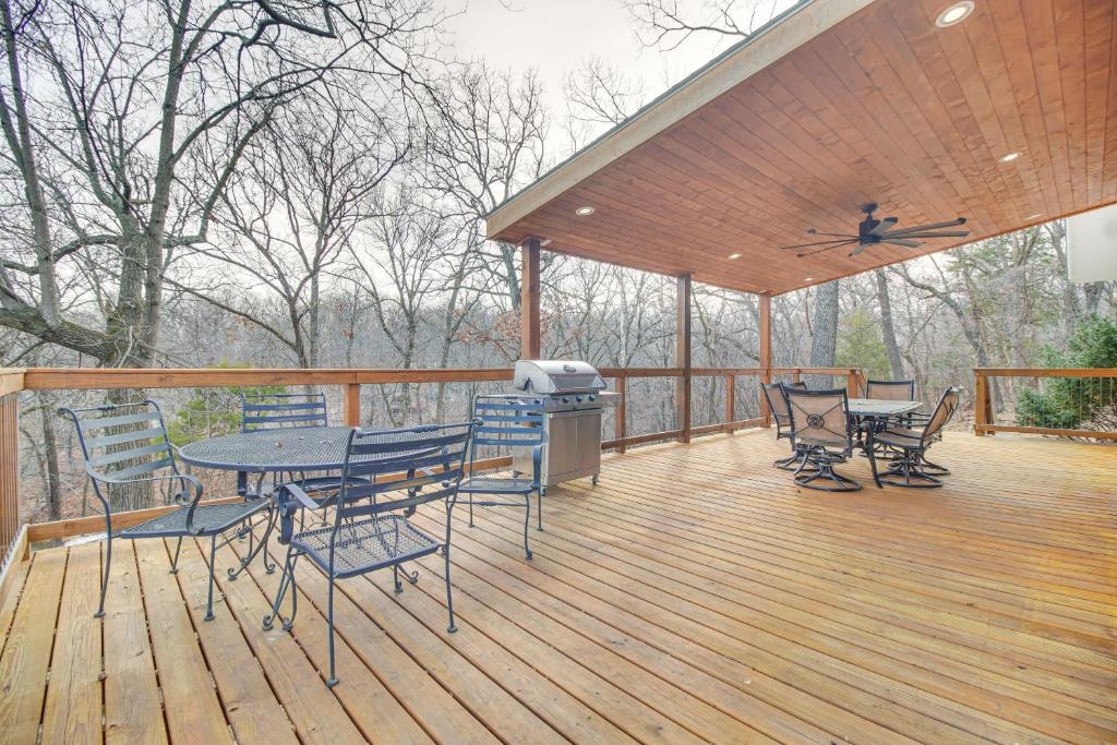 Monkey Island Home with Wraparound Deck and Kayaks
