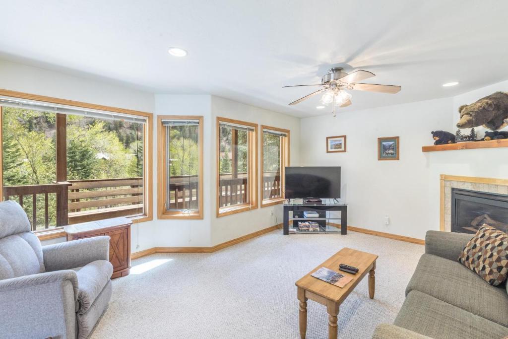 1494OAK Cliff Top Condo photo 3