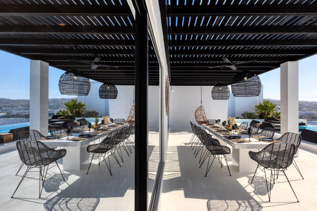 Exquisite Mykonos Villa - 6 Bedrooms - Villa Hephaestus II - Infinity Pool - Outdoor Jacuzzi photo 4