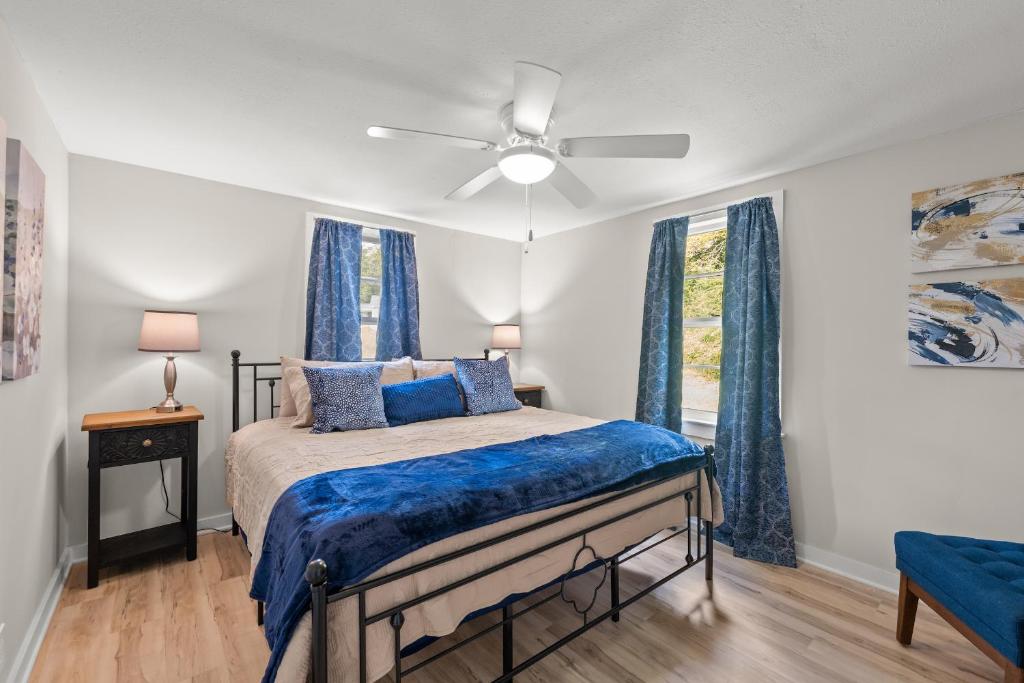 New Listing! Downtown Dahlonega Destination photo 1