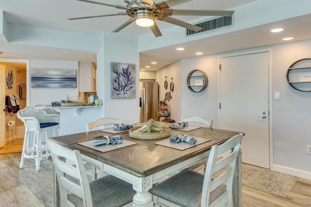 Beautiful Daytona Beach Shores Condo with Hot Tub! photo 2