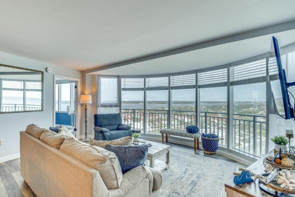 Beautiful Daytona Beach Shores Condo with Hot Tub! photo 3