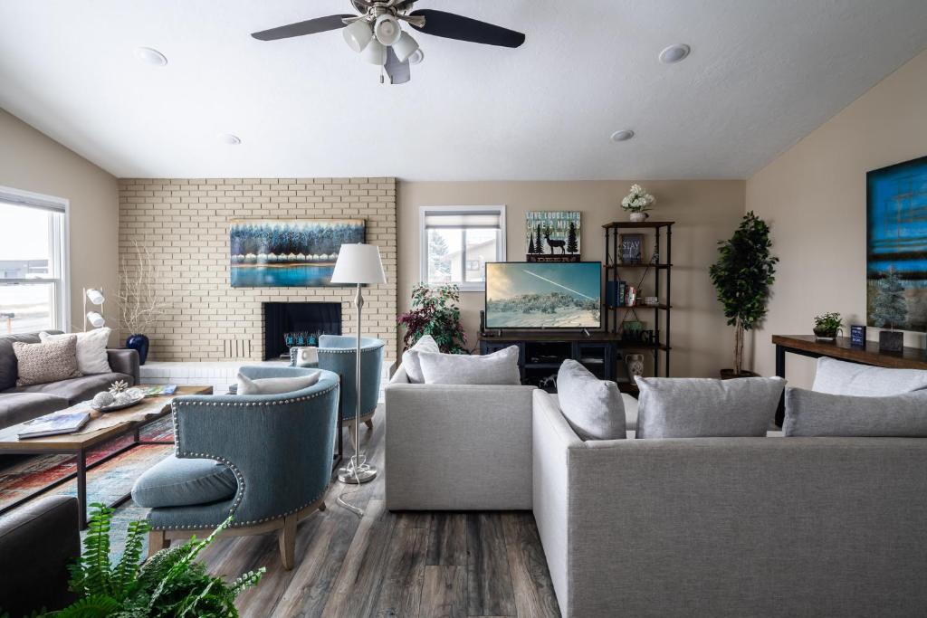 Gallatin Gateway Getaway image
