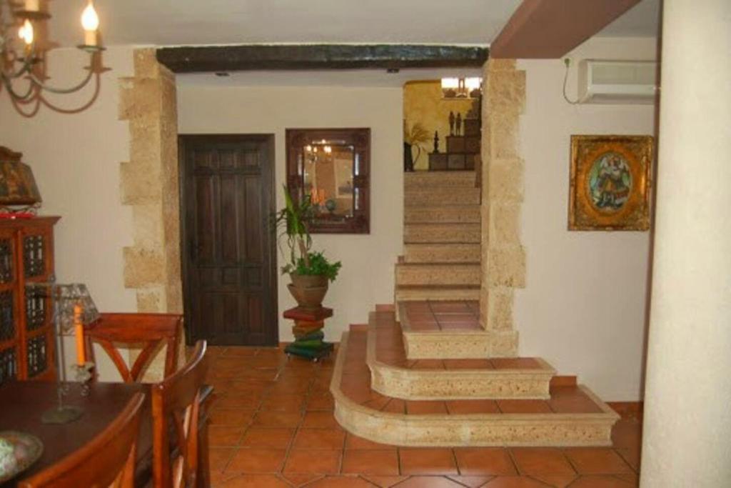 7 bedrooms chalet with private pool terrace and wifi at Cinco Casas photo 4
