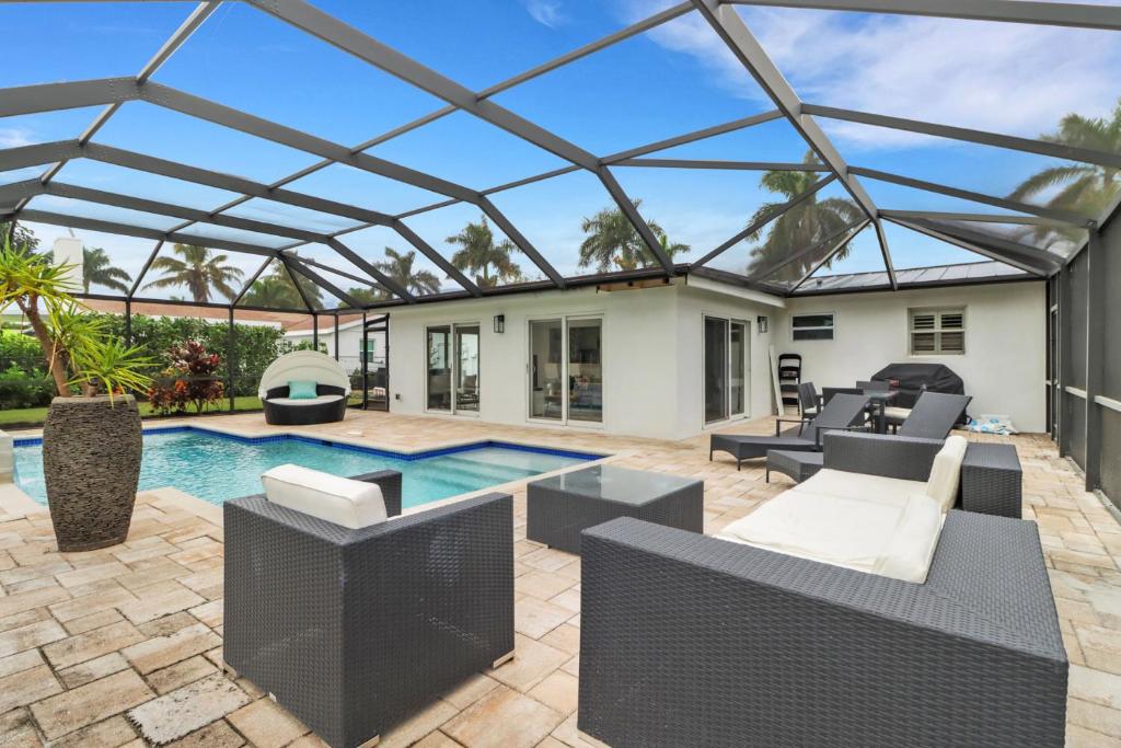 Pool Home in the Heart of Naples! image