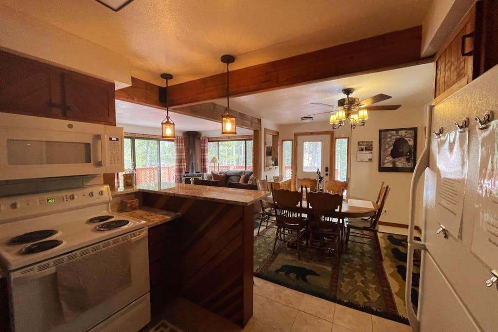 Shady Pines- Cozy Mountain Retreat photo 1
