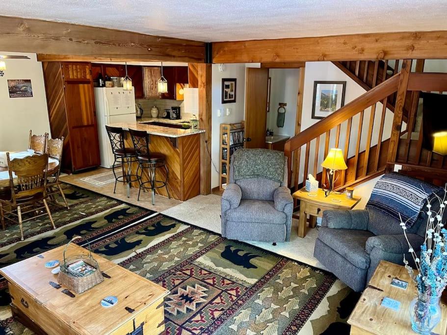 Shady Pines- Cozy Mountain Retreat photo 3