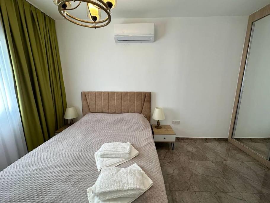 1+1 Melis Alsancak photo 2