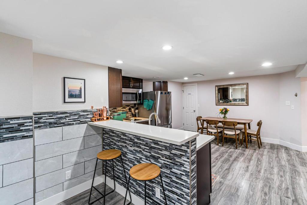 Family Friendly 2bd1ba, Close To 70 Exit photo 4
