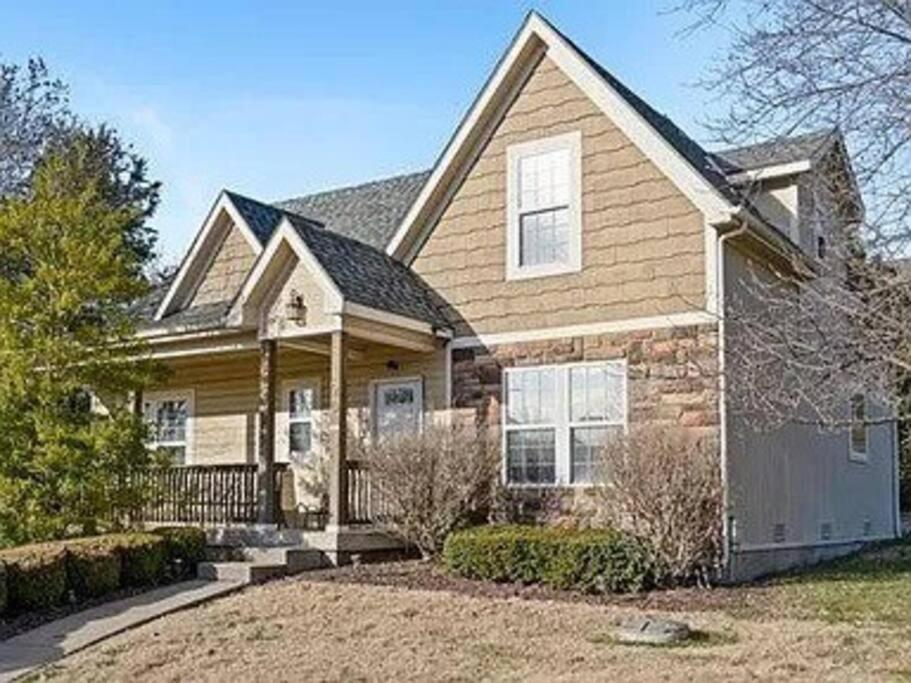 Deep Roots Den on Table Rock New Property