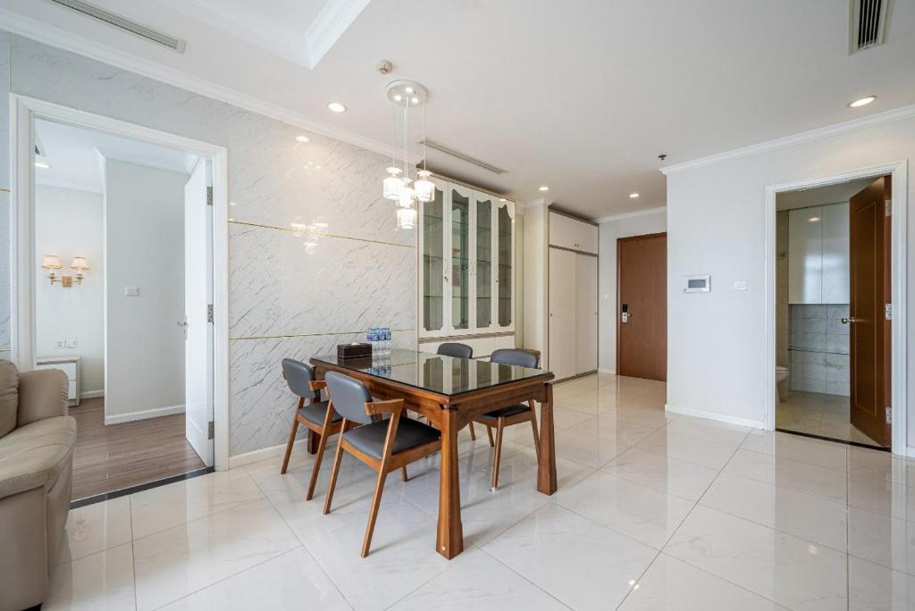 3 Bedrooms with Landmark 81 view