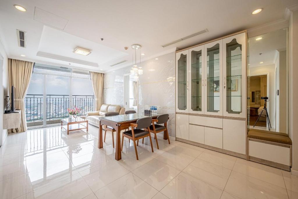 3 Bedrooms with Landmark 81 view