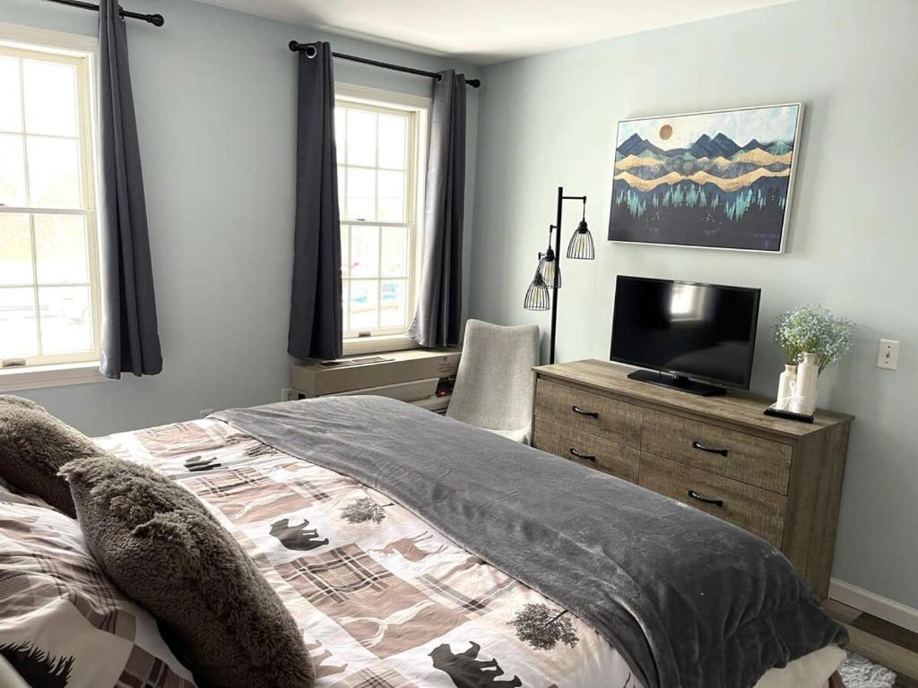 WOW-New Ski OnOff Suite By Pool Sleeps 4 Jiminy Pk photo 1