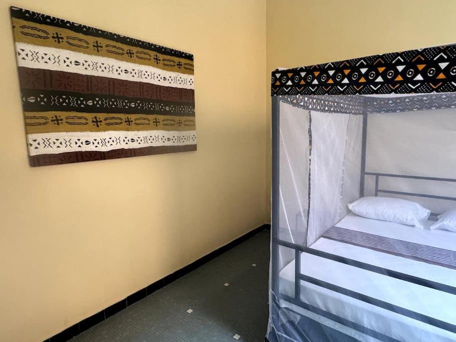 Independent room on Island in colonial house with private entrance photo 4