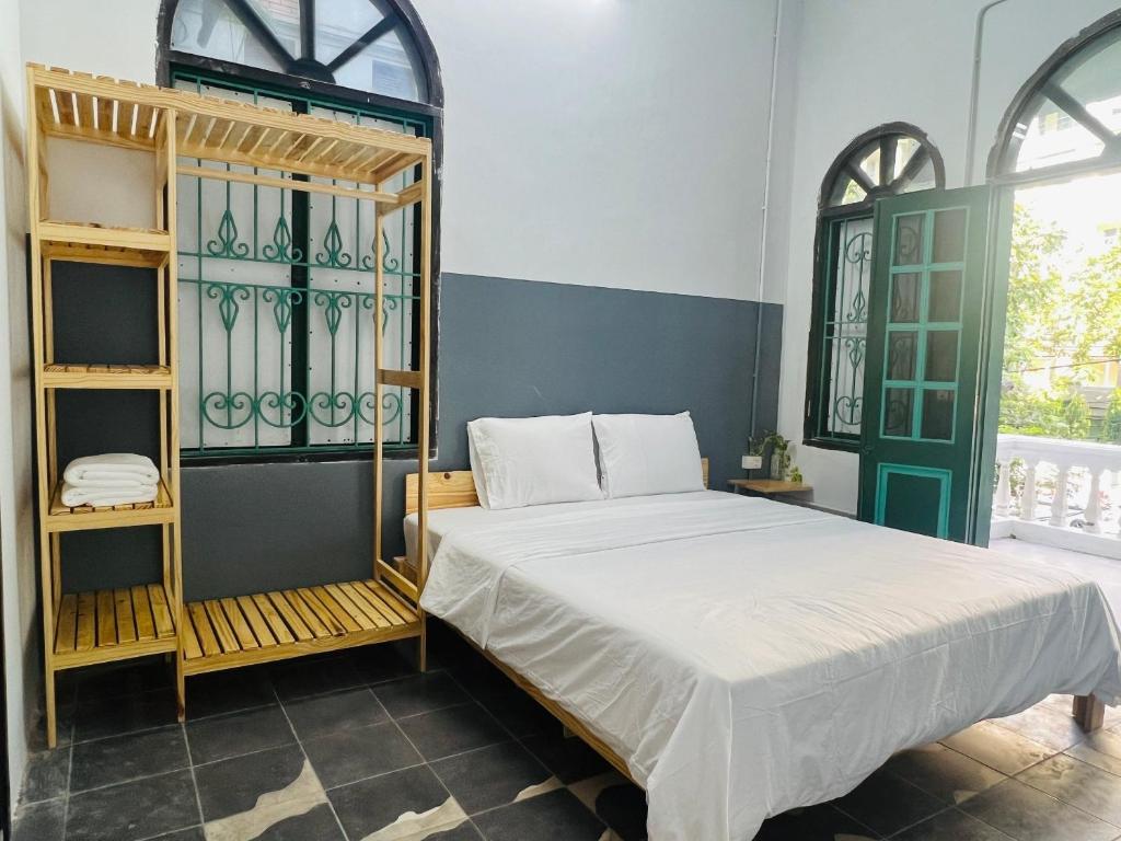 AVANA LONG BIEN HOMESTAY