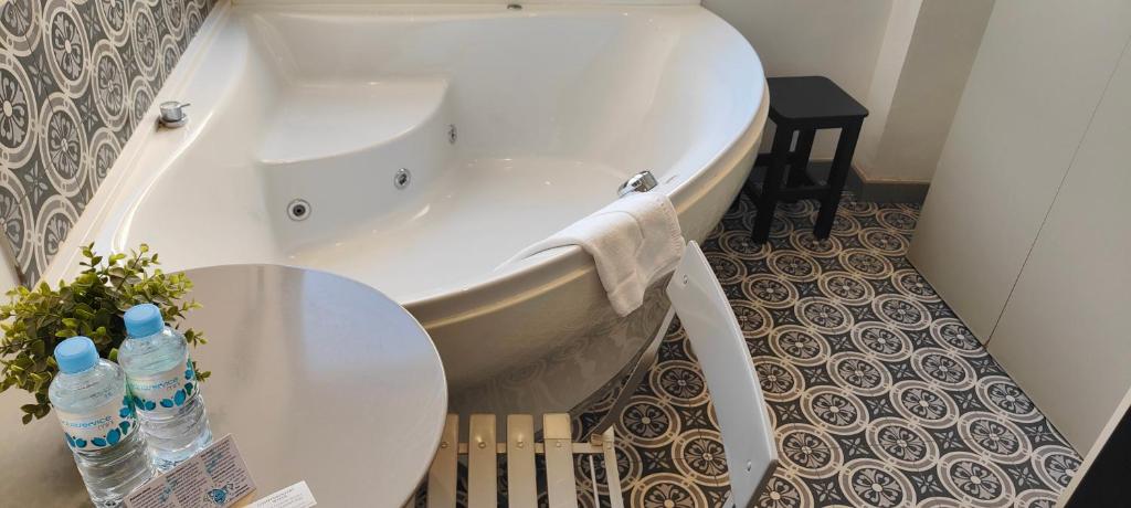 Hotel San Lorenzo Boutique - Tap to explore photos