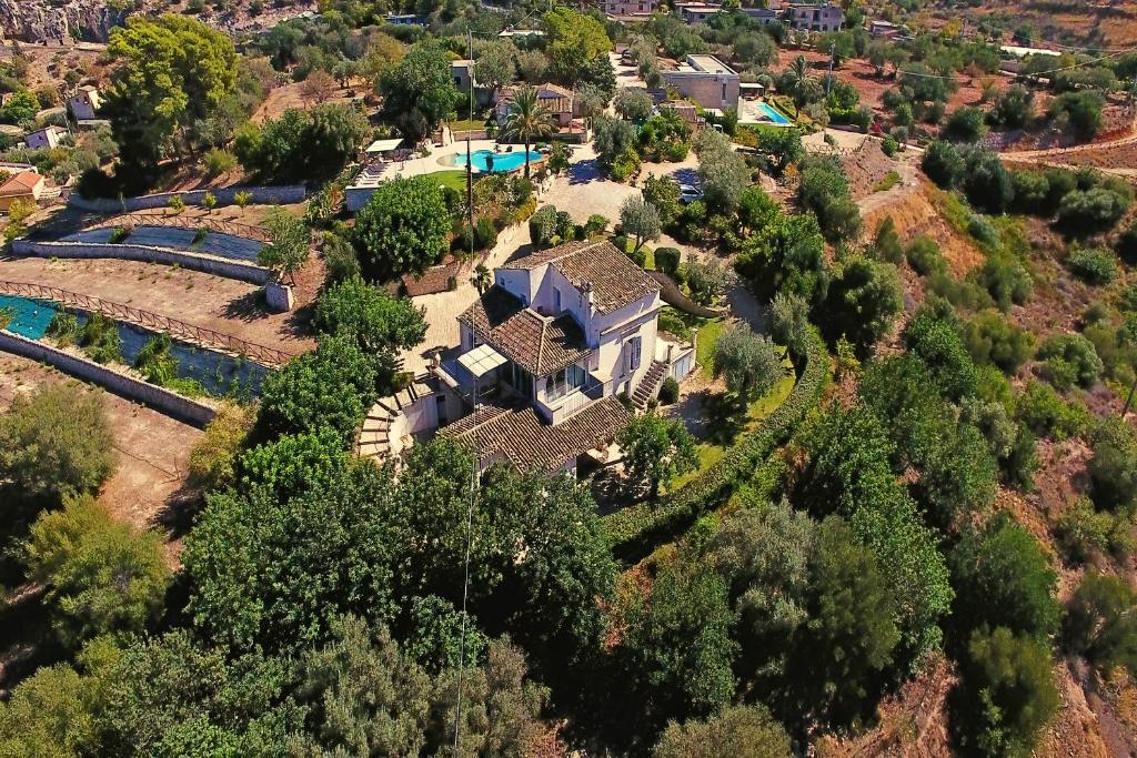 Villa Iris - Happy Rentals photo 2