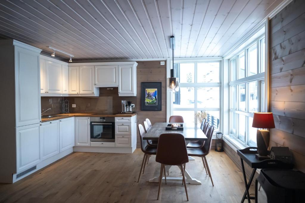 Stranda Fjellgrend - with jacuzzi & 3 bedrooms photo 4