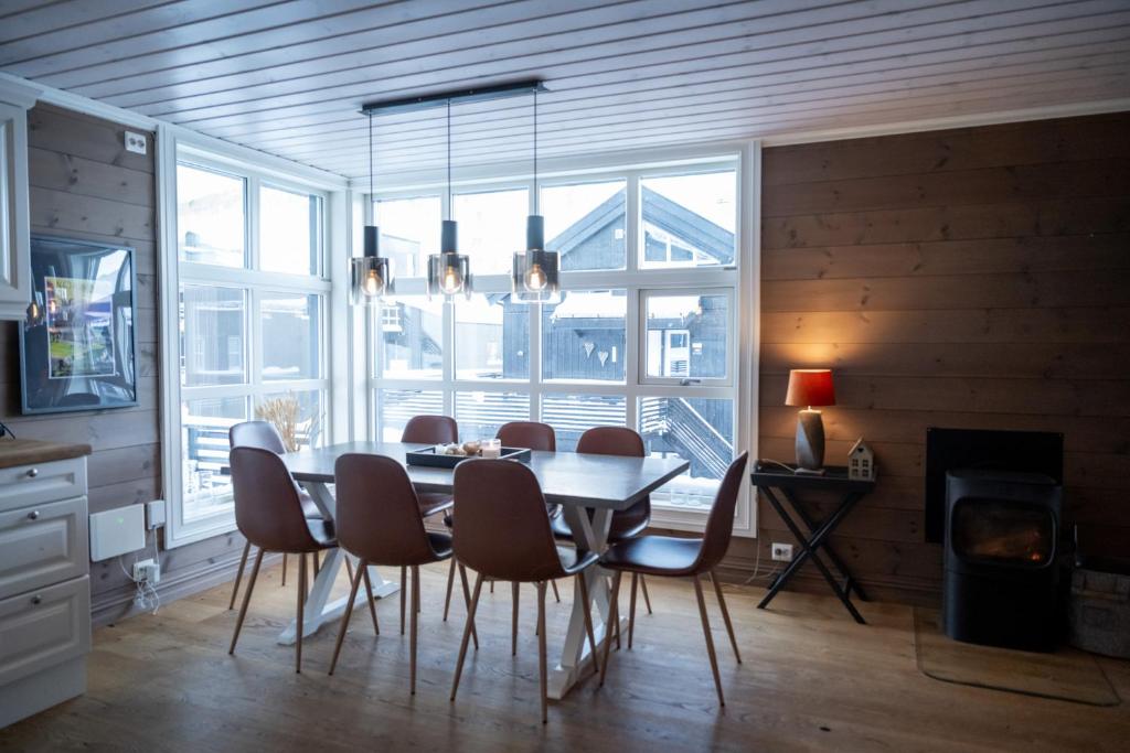 Stranda Fjellgrend - with jacuzzi & 3 bedrooms photo 3