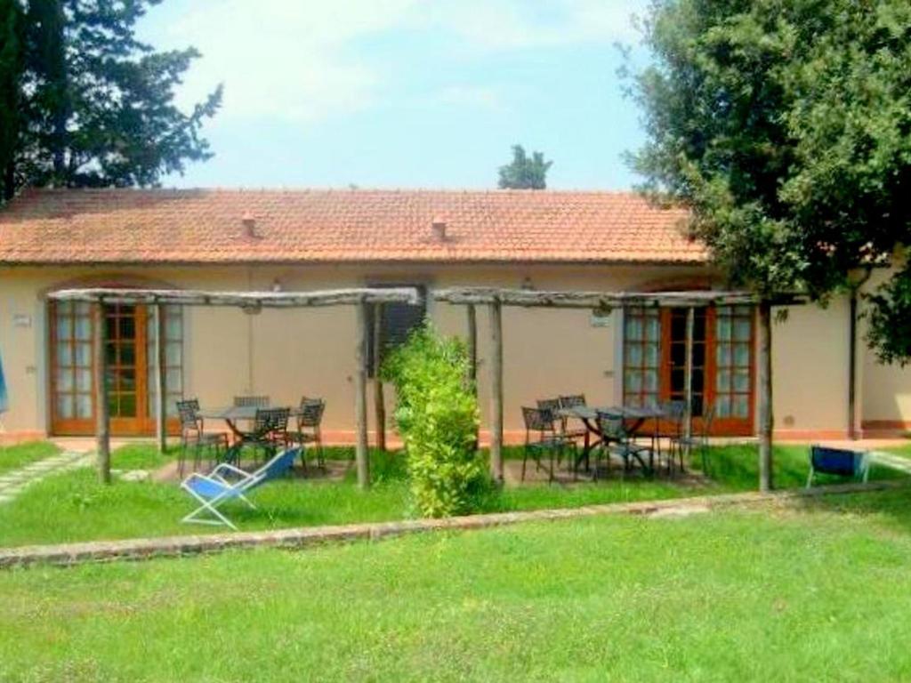 Spacious Holiday Home in Montaione with Garden photo 1