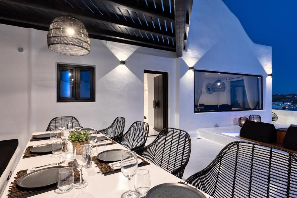 Exquisite Mykonos Villa - Villa Hephaestus I - 5 Bedroom - Infinity Pool - Outdoor Jacuzzi - Psarou photo 4