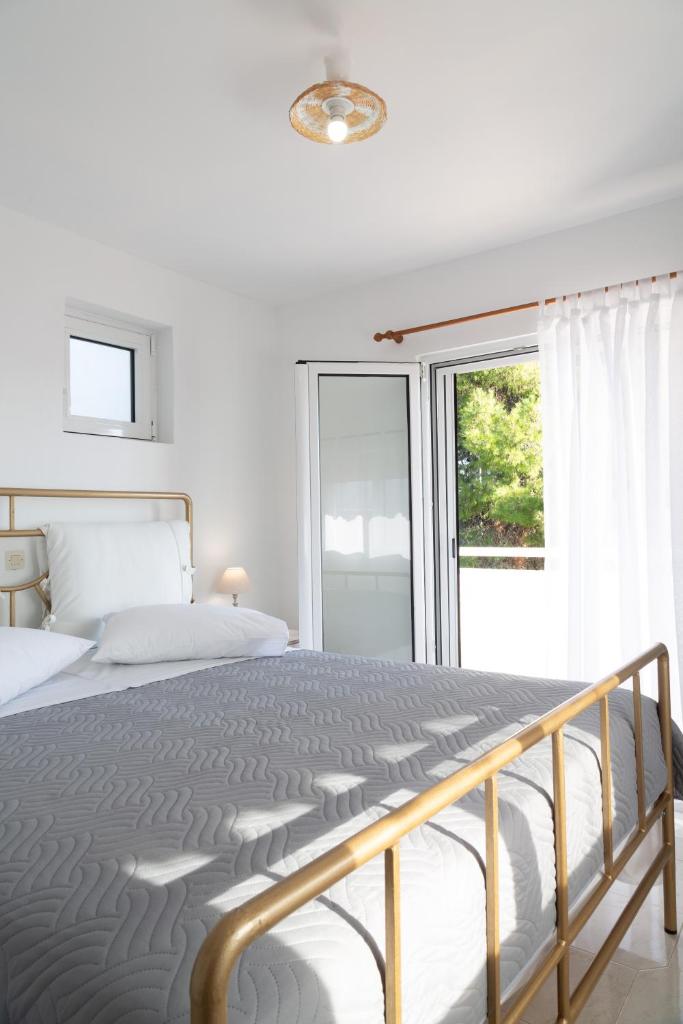 Kineta Seaside Summer Apartments photo 1