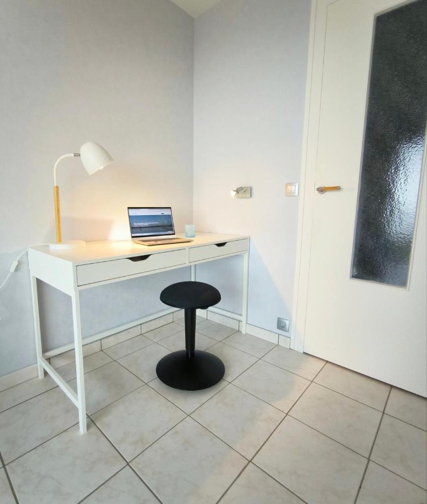 Studio 2 Personnes -- Vue Port de Comberge ! photo 2
