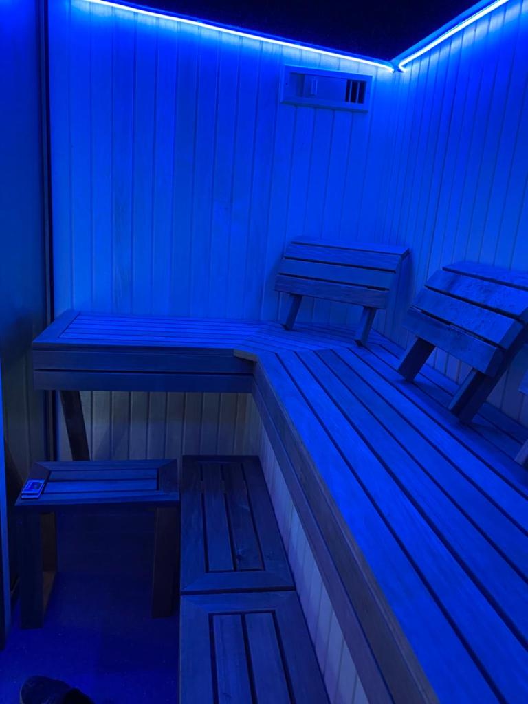 Poolhouse, no smoking everywhere photo 2