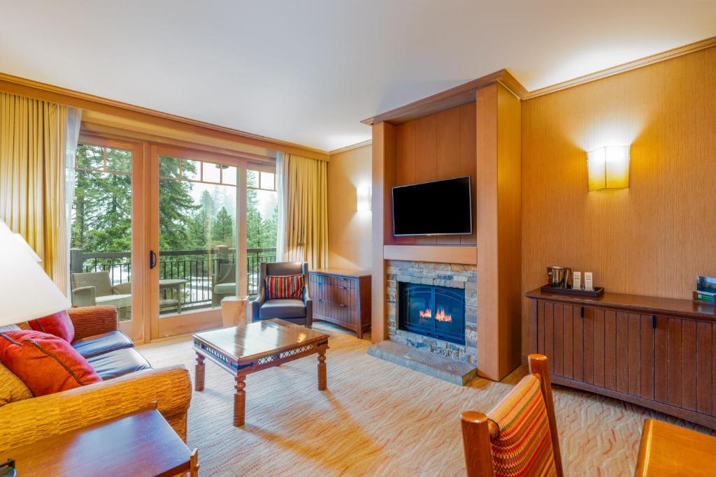 Luxury Suite with kitchen & balcony in Suncadia Lodge