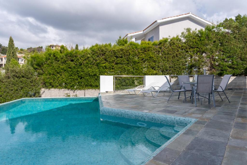 Sea View villa w infinity pool photo 4
