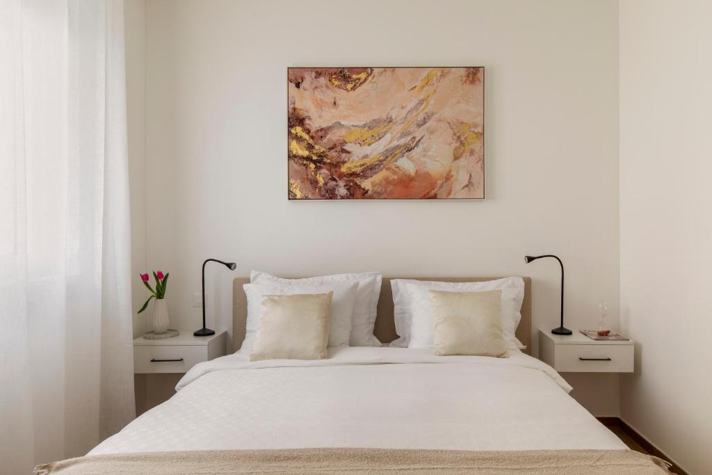 Lake Modern Suites - Free Parking photo 1