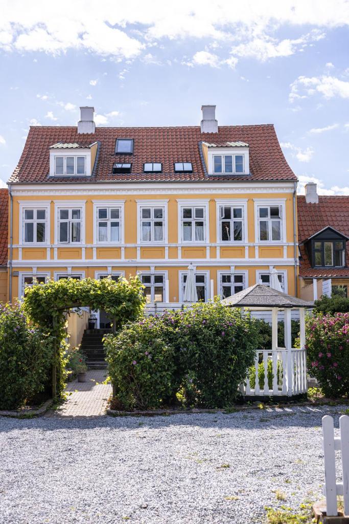Arnfeldt Hotel & Restaurant