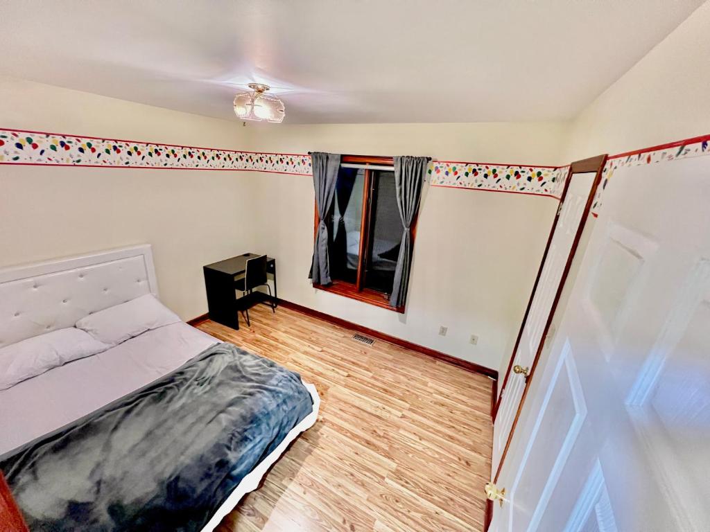 Private room with dedicated Bath in Newmarket - Free Parking photo 2
