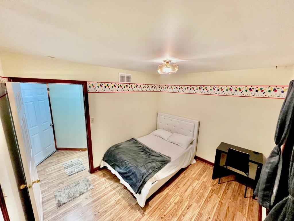 Private room with dedicated Bath in Newmarket - Free Parking photo 4