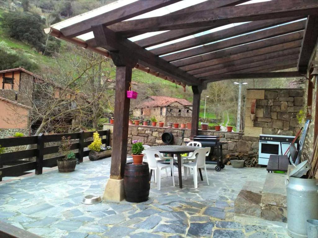 2 bedrooms house with wifi at Llayo photo 2