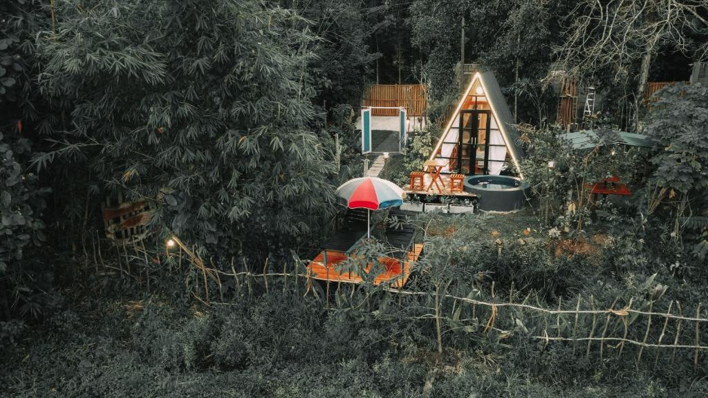 The WE2 "Wildwood Elegance Escape" photo 2