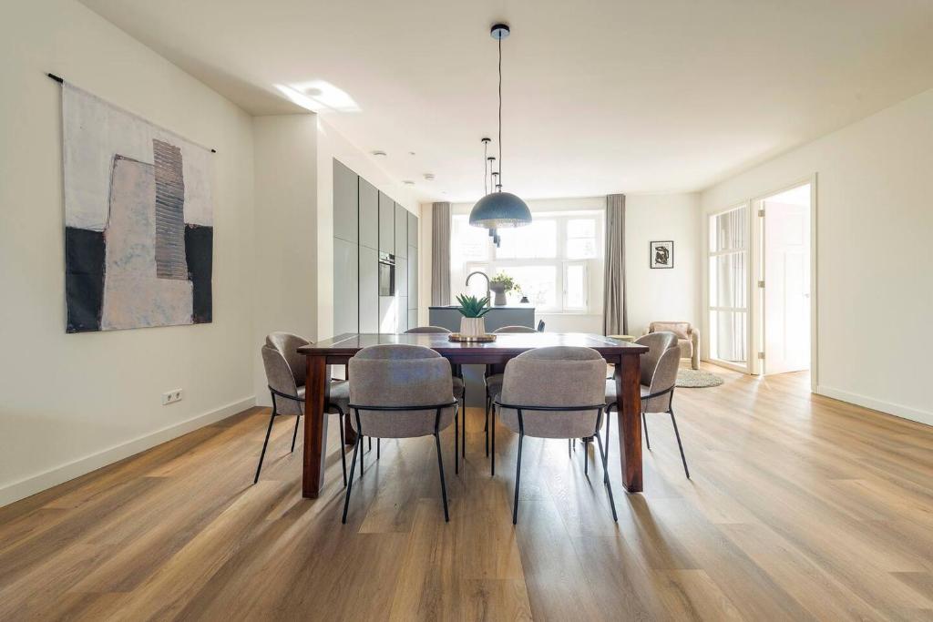 New Oirschot-eindhoven Home Crown photo 4