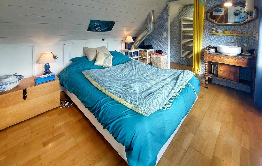 Gorgeous Home In Pleumeur-bodou With Kitchenette photo 2