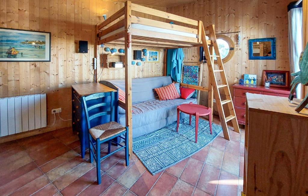 Gorgeous Home In Pleumeur-bodou With Kitchenette photo 4