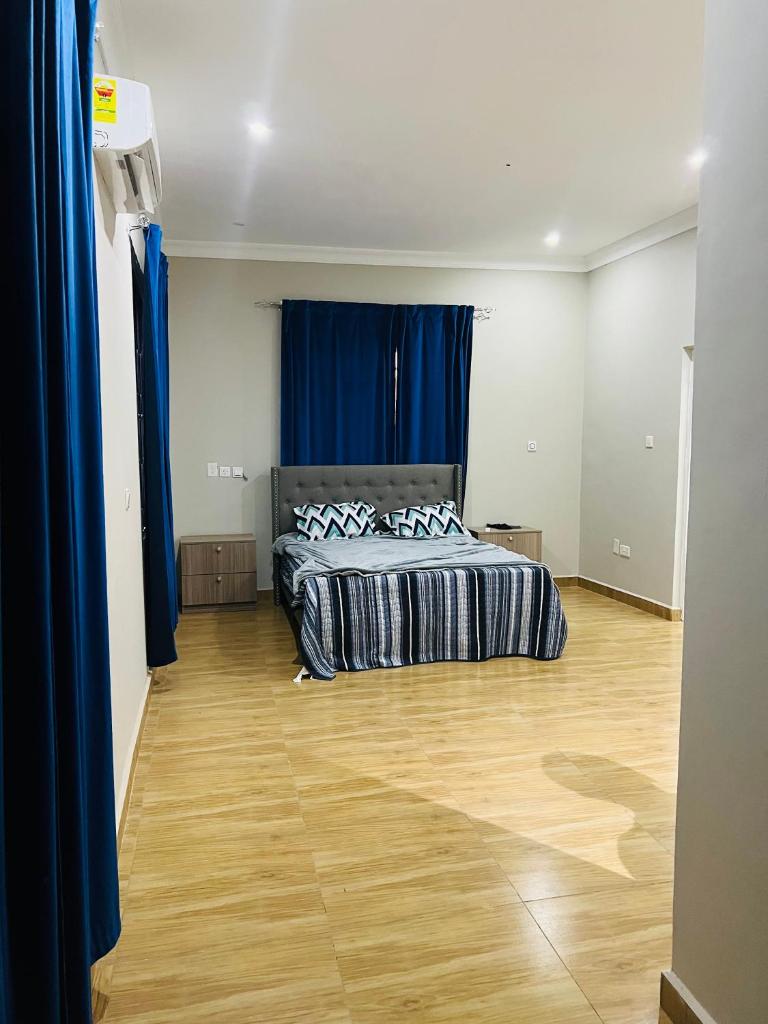 Short And Long Stay Six Bedroom Apartment photo 4