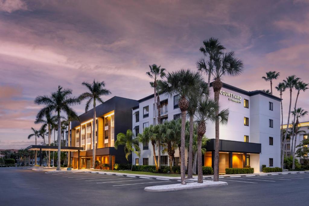 Courtyard by Marriott - Naples photo 1