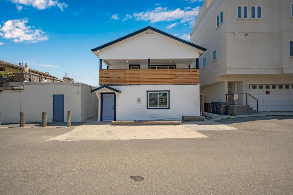 Sunset Beach Retreat next to Water Tower and Ocean image