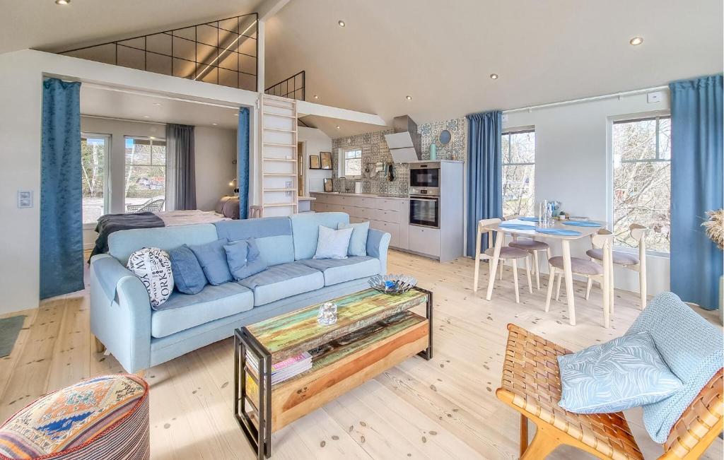 Cozy Home In Uddevalla With House Sea View photo 1