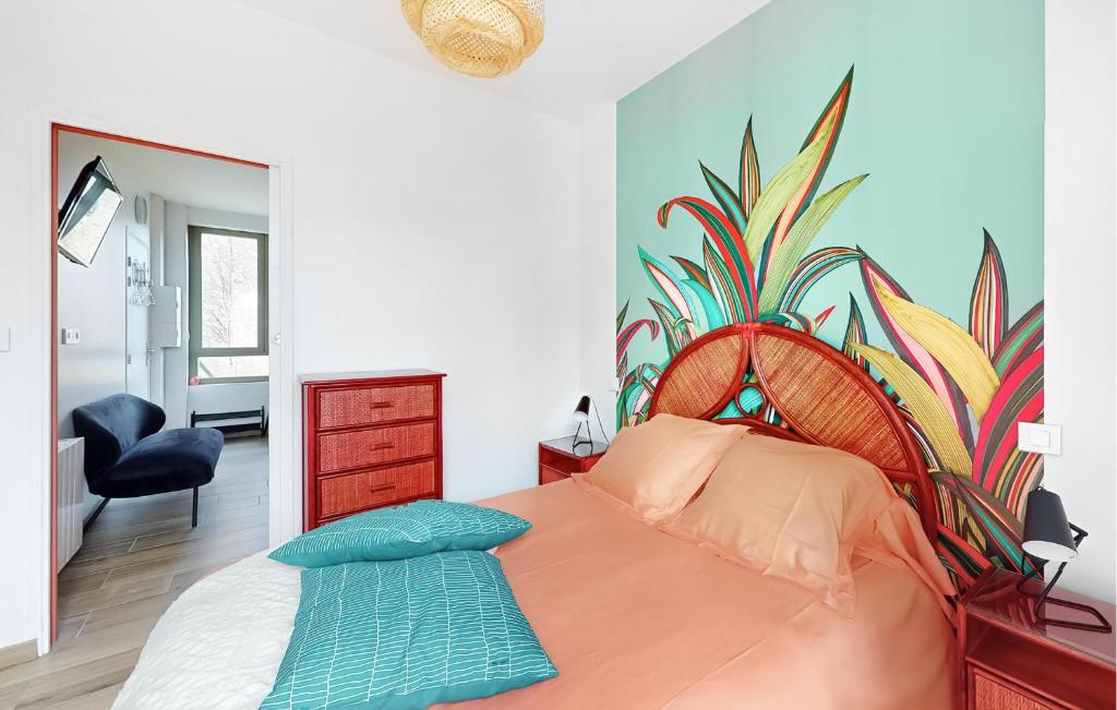 1 Bedroom Cozy Apartment In Melrand photo 4